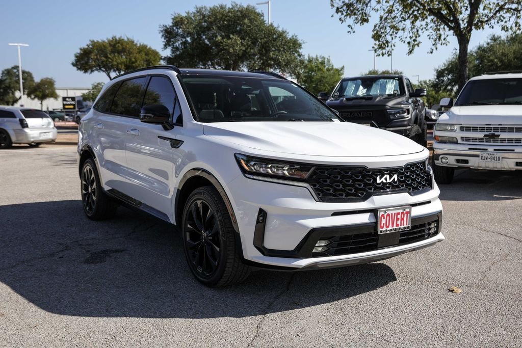 Used 2023 White Kia SX image 9