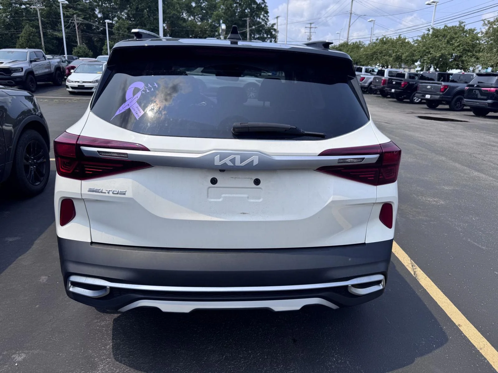 Used 2022 Clear White/Black Roof Kia S image 5