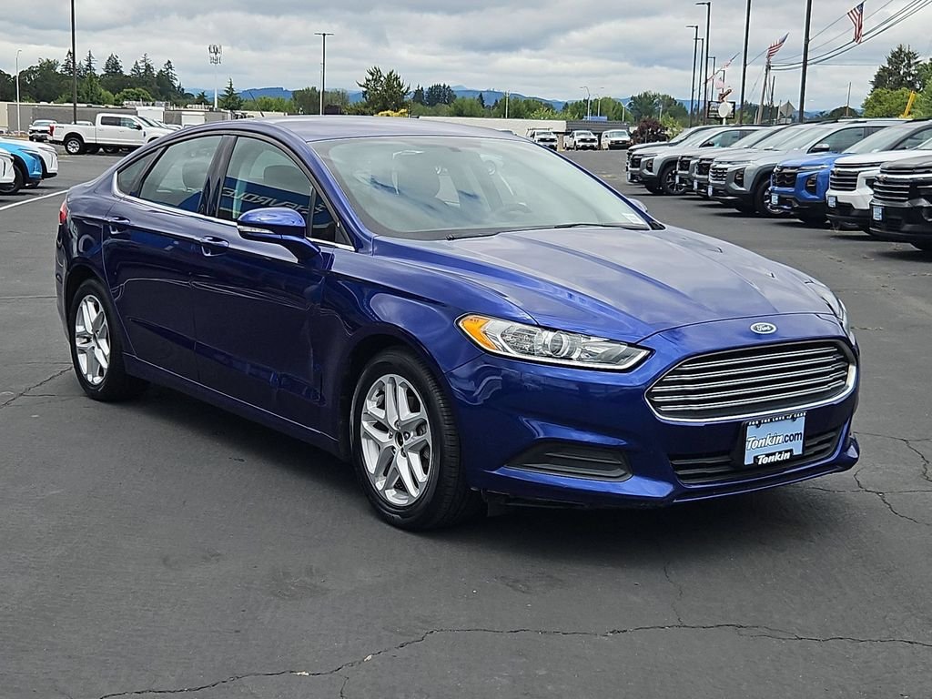 Used 2014 Blue Metallic Ford SE image 8