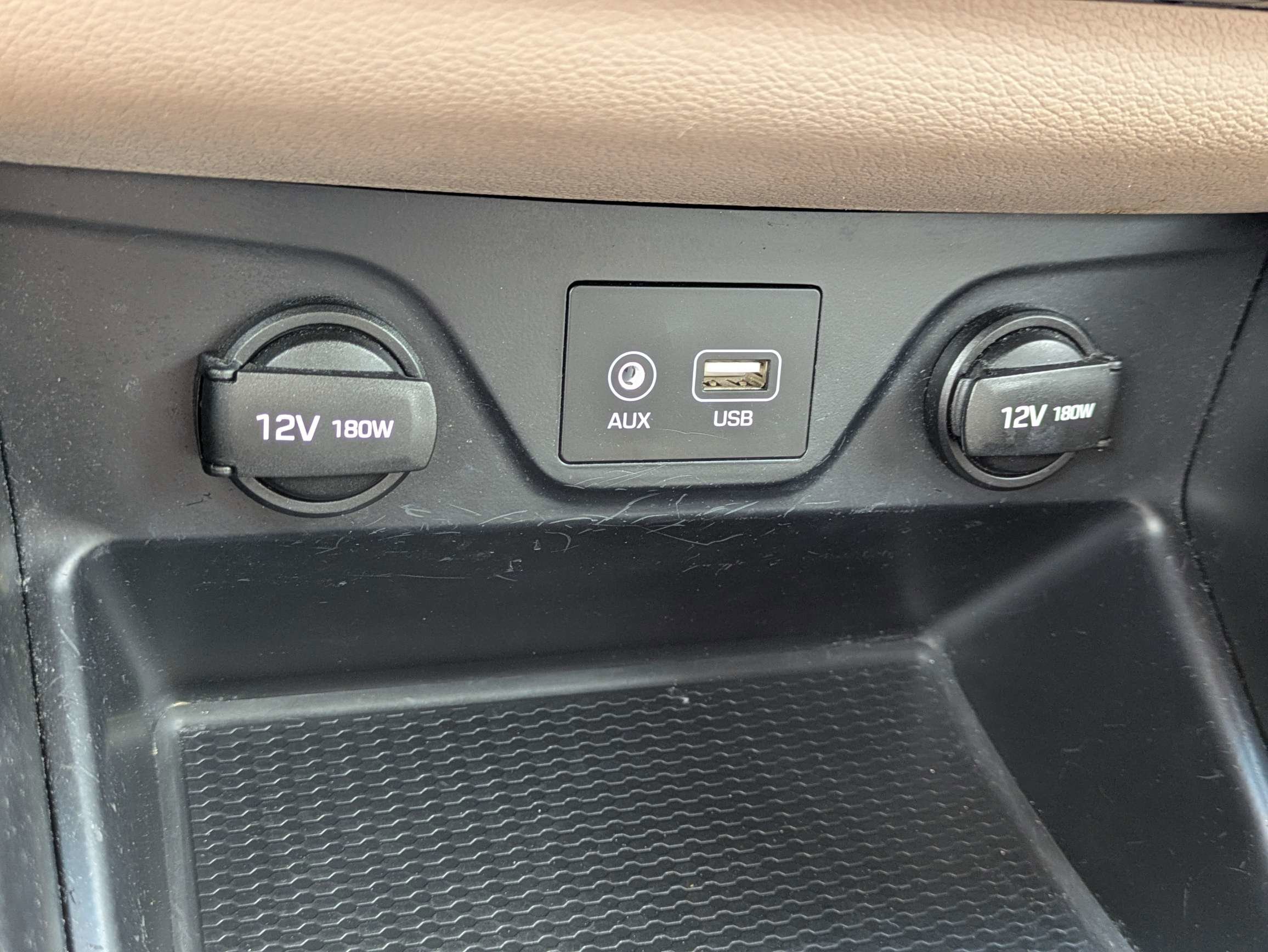 Used 2018 Black Noir Pearl Hyundai Limited image 25