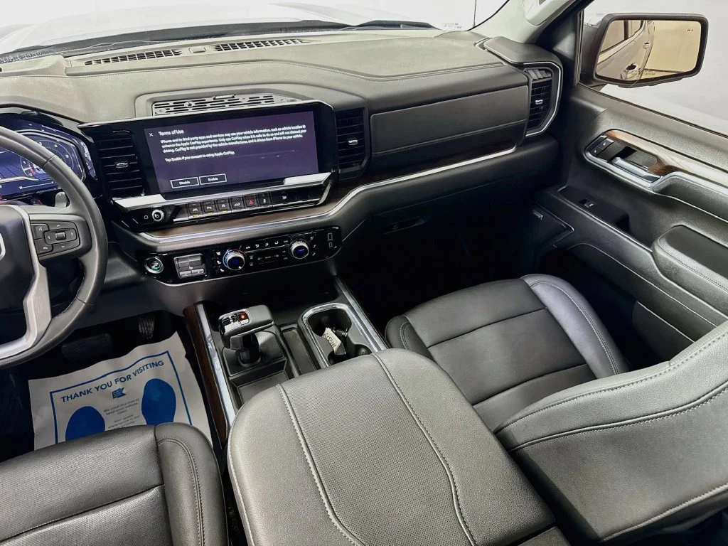 Used 2024 Downpour Metallic GMC SLT image 29