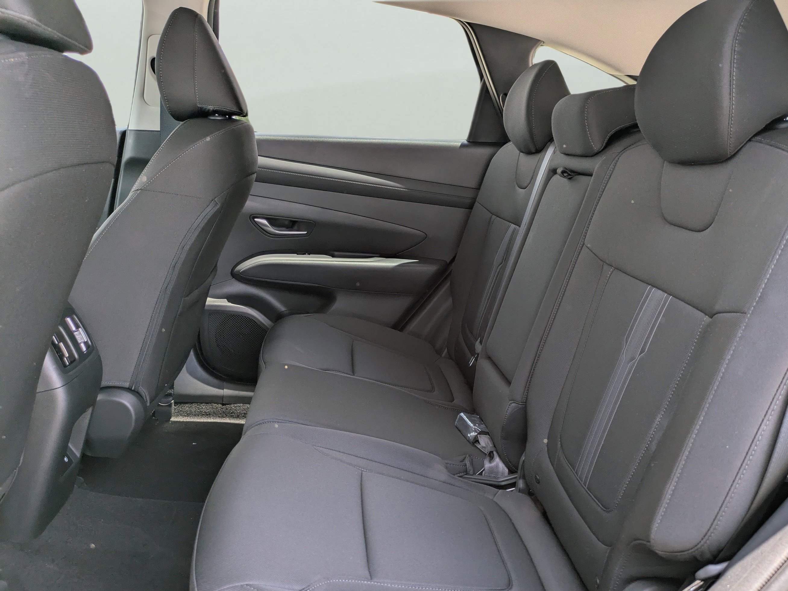 New 2026 Hampton Gray Hyundai SEL FWD image 28
