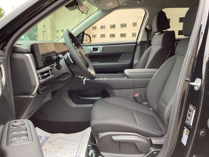 New 2026 Black Hyundai SE image 22