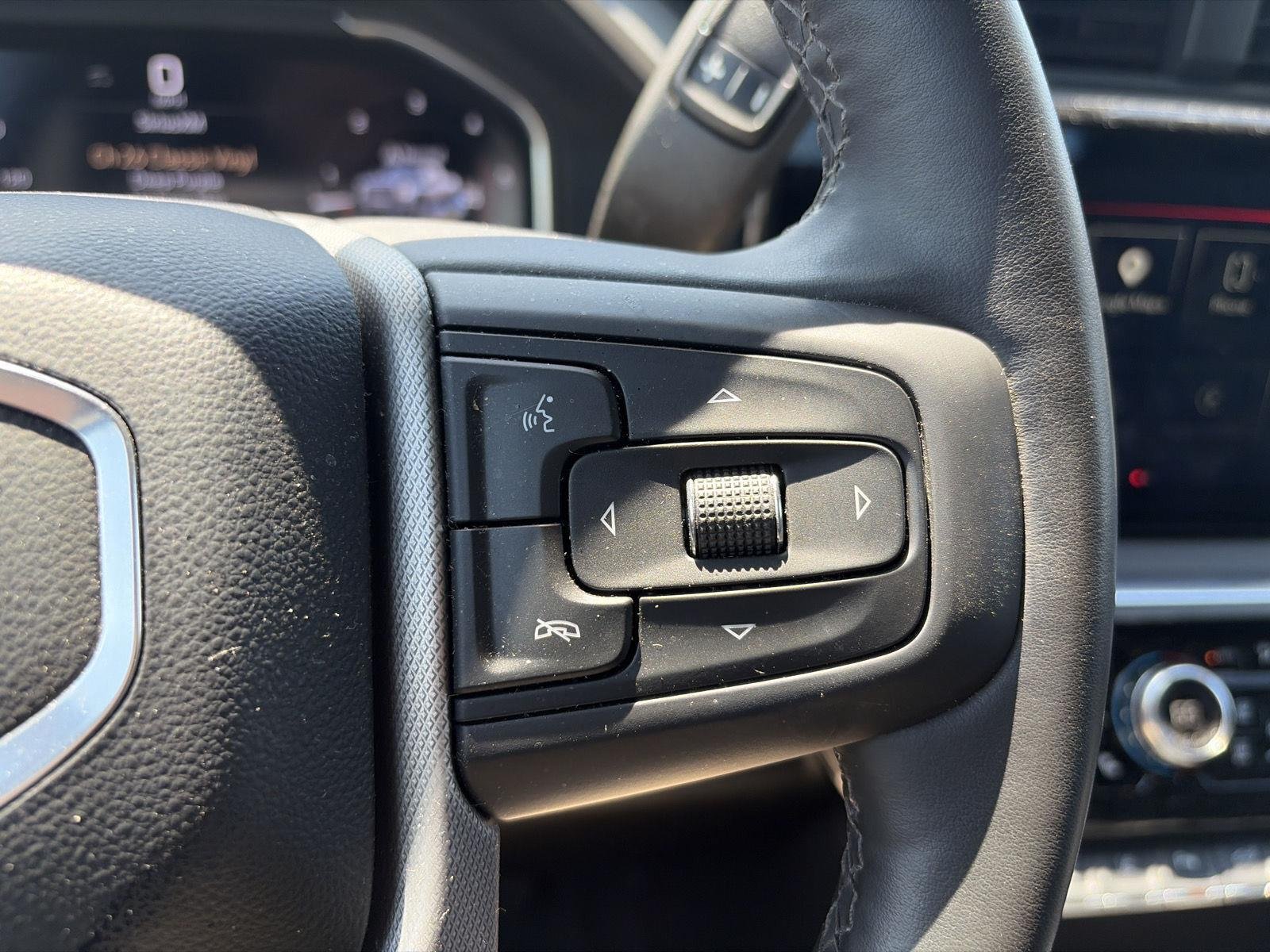 Used 2025 Onyx Black GMC Denali image 16