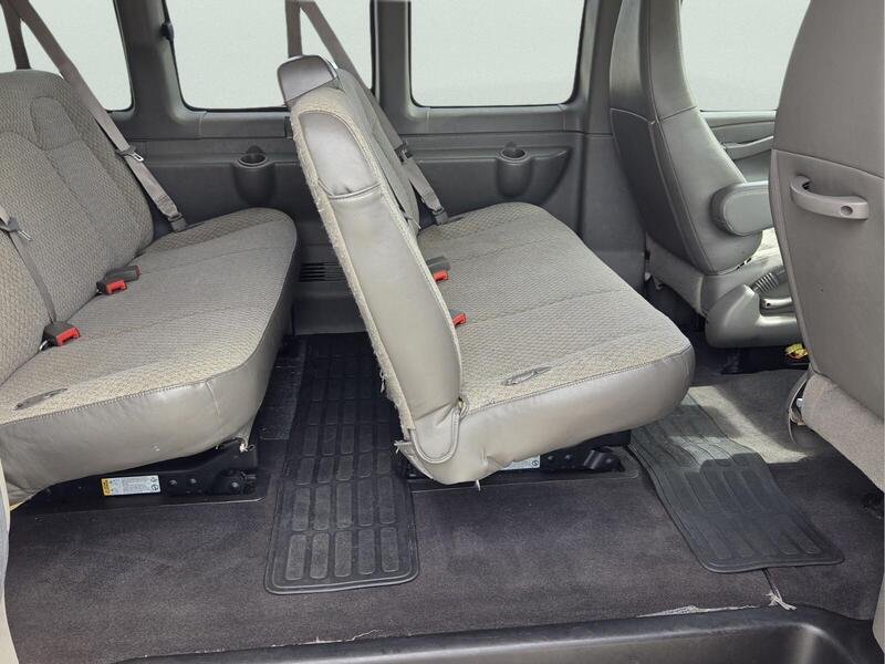 Used 2025 Summit White CHEVROLET RWD 3500 155" LT image 13