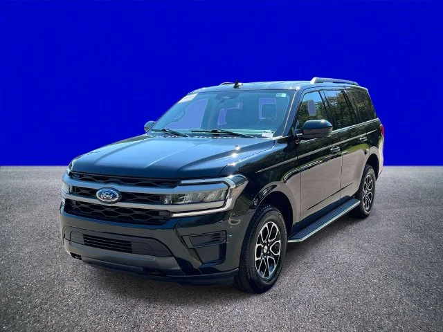 Used 2023 Black Metallic Ford XLT image 7