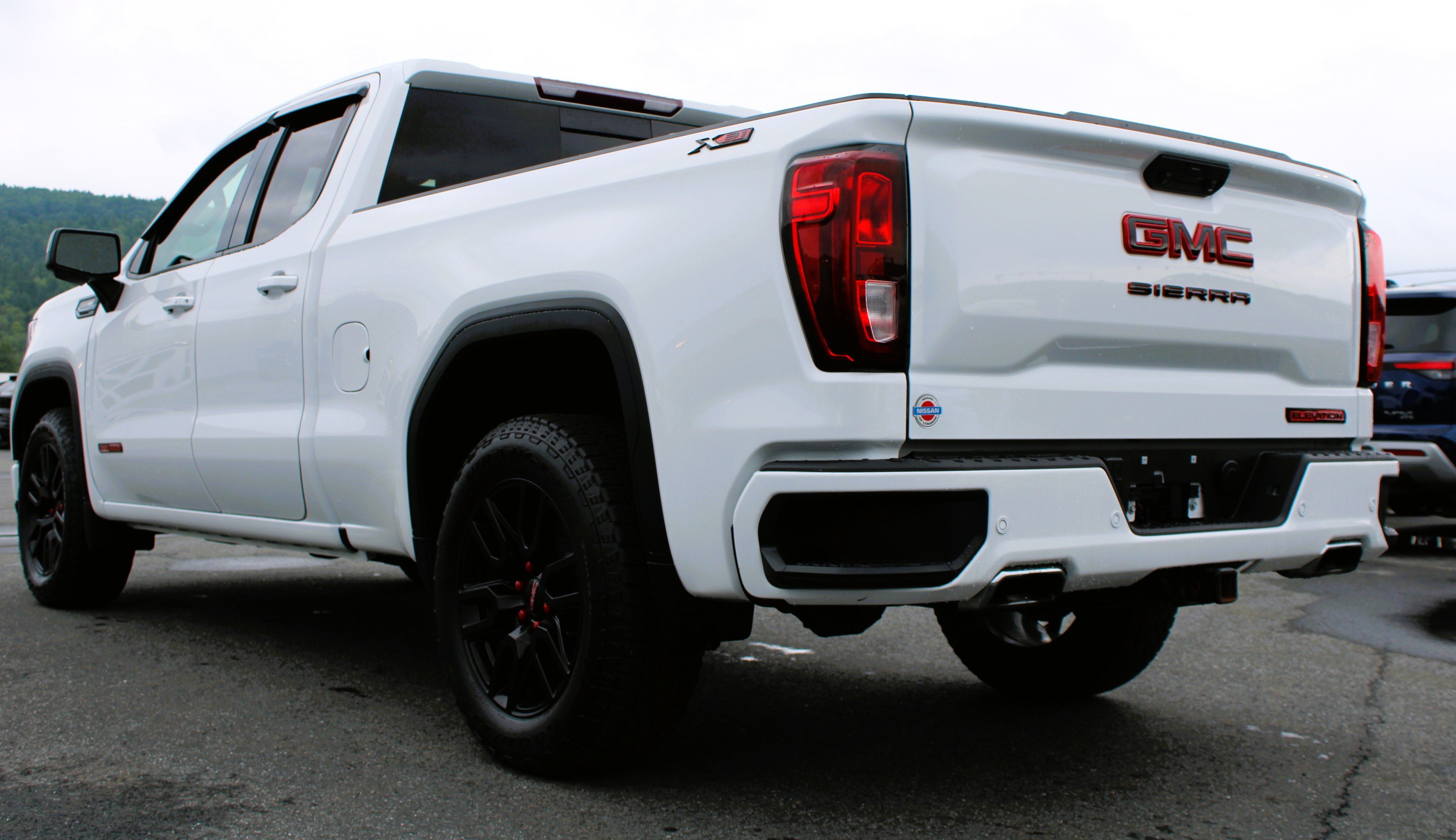 Used 2023 Summit White GMC Elevation image 11