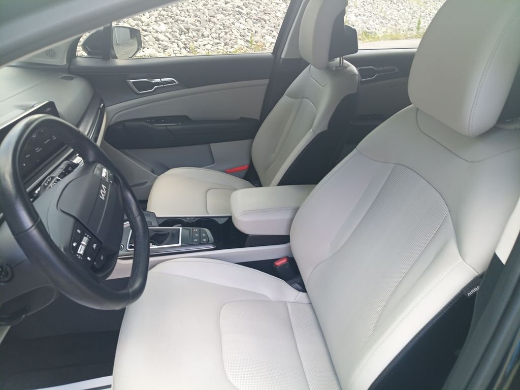 Used 2026 Black Kia EX image 15