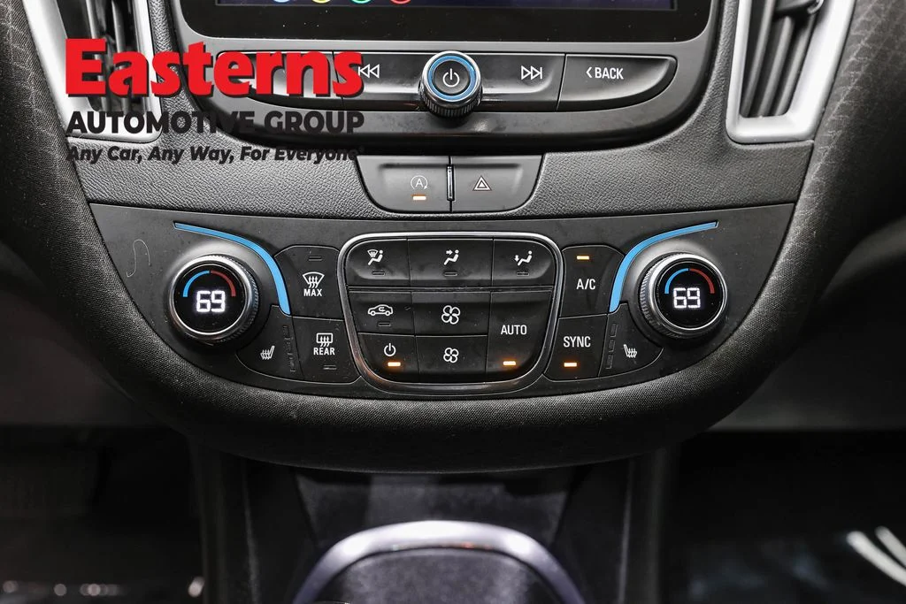 Used 2023 Gray Chevrolet LT image 20