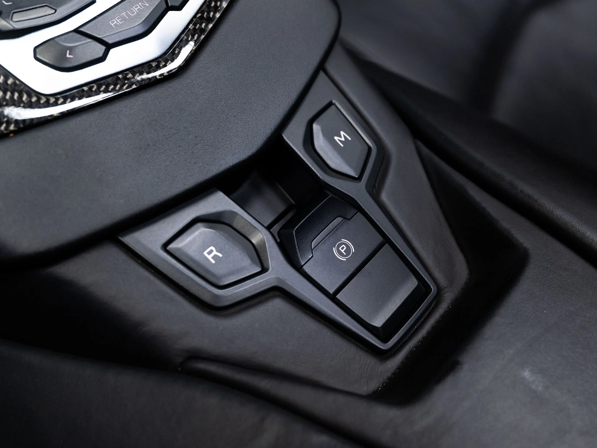 Used 2014  Lamborghini Roadster image 40