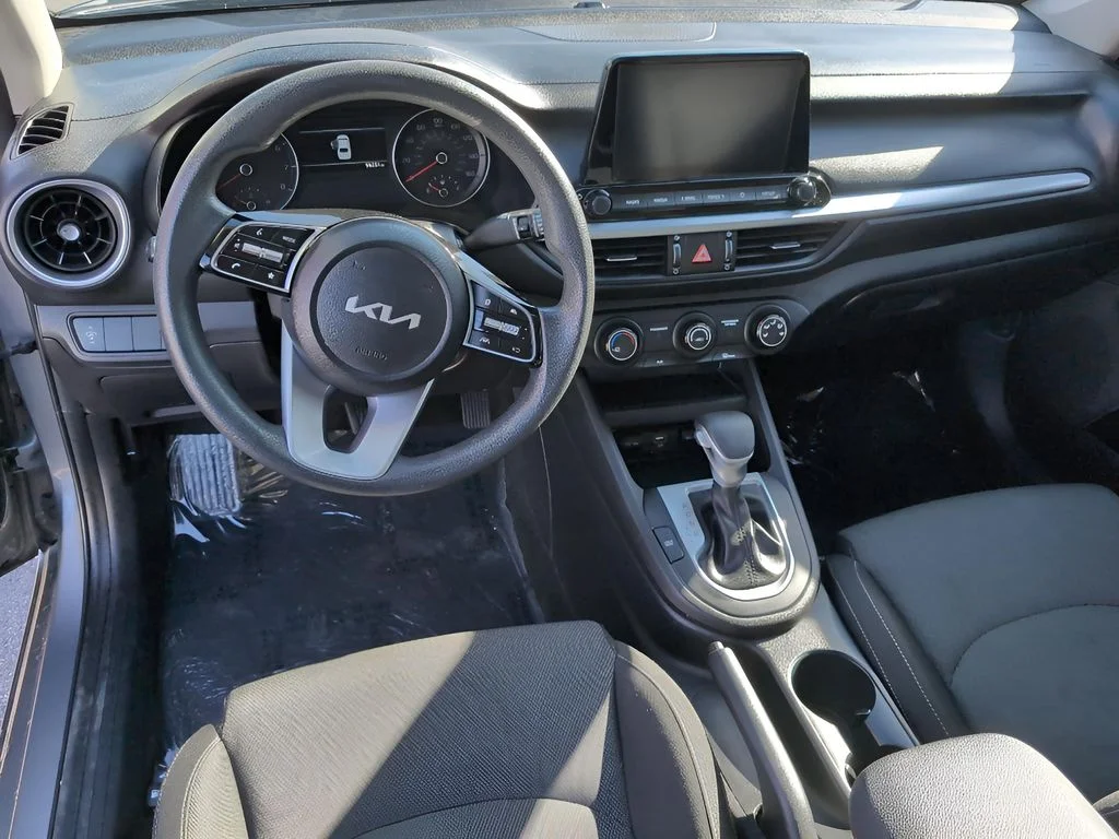 Used 2023 Gray Kia LXS image 10