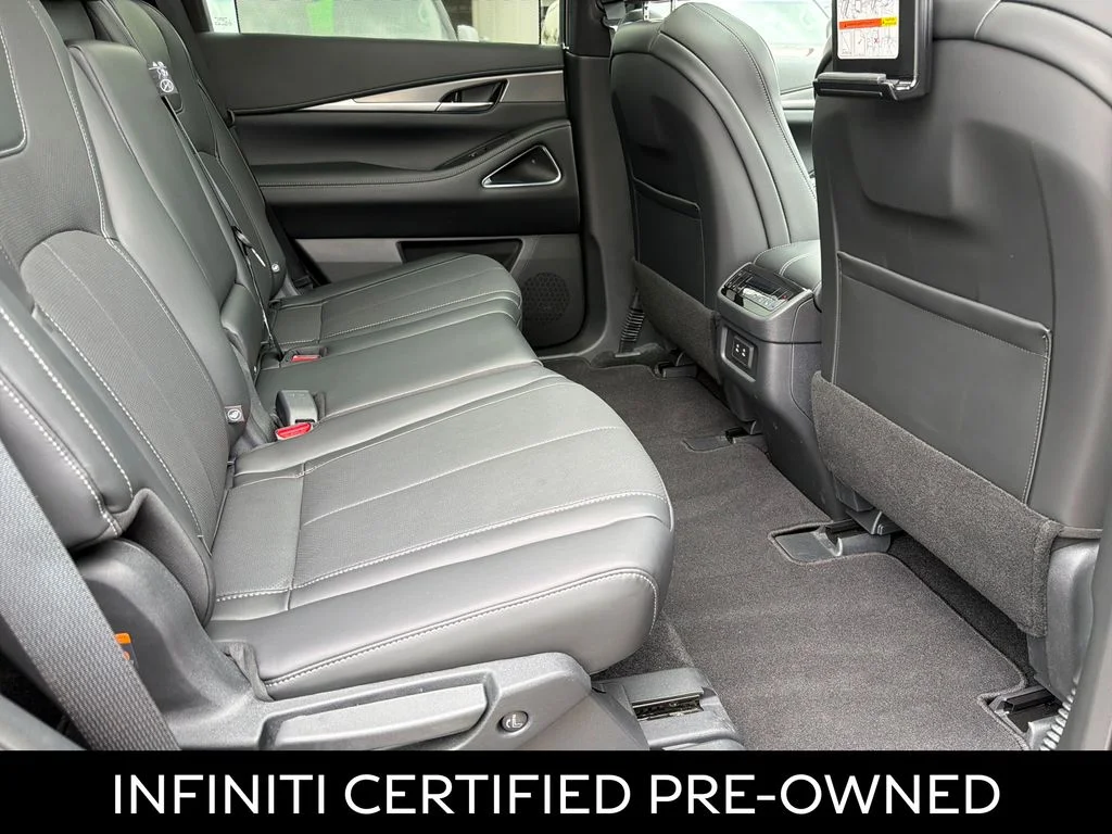 Certified Used 2026 Deep Emerald INFINITI LUXE image 37