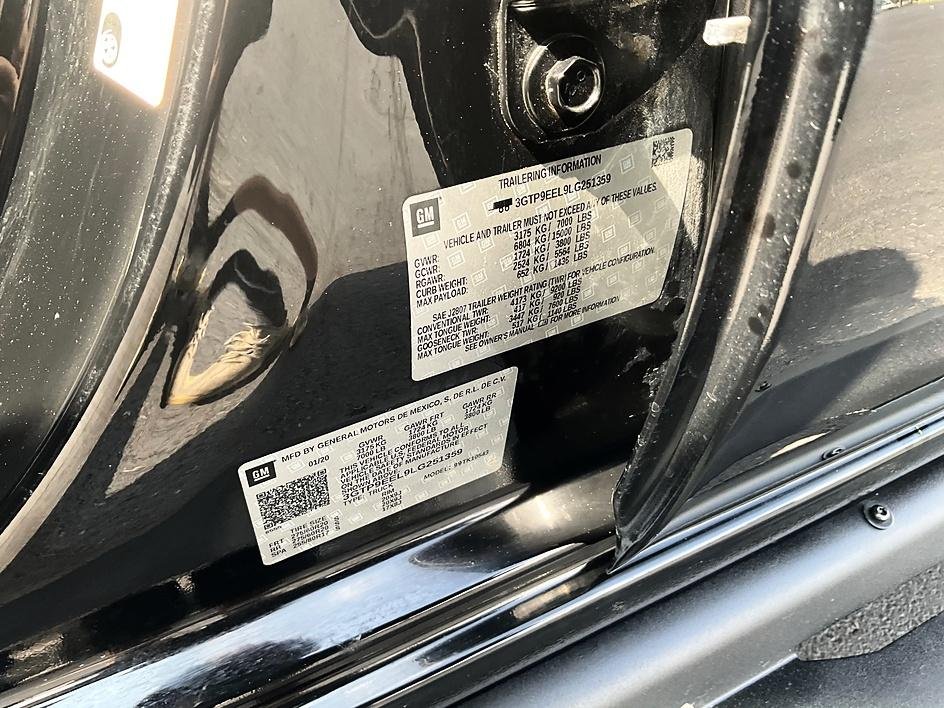 Used 2020 Black GMC AT4 image 42
