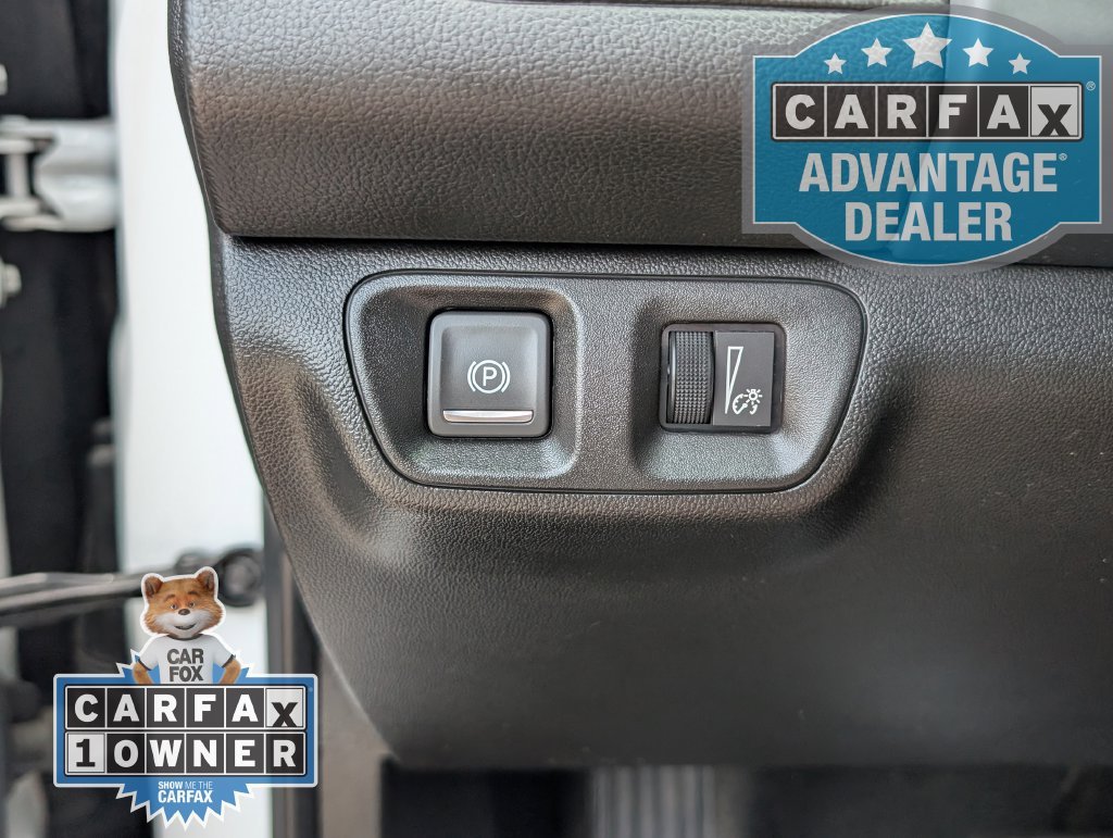 Used 2023 SUMMIT WHITE GMC SLE image 13