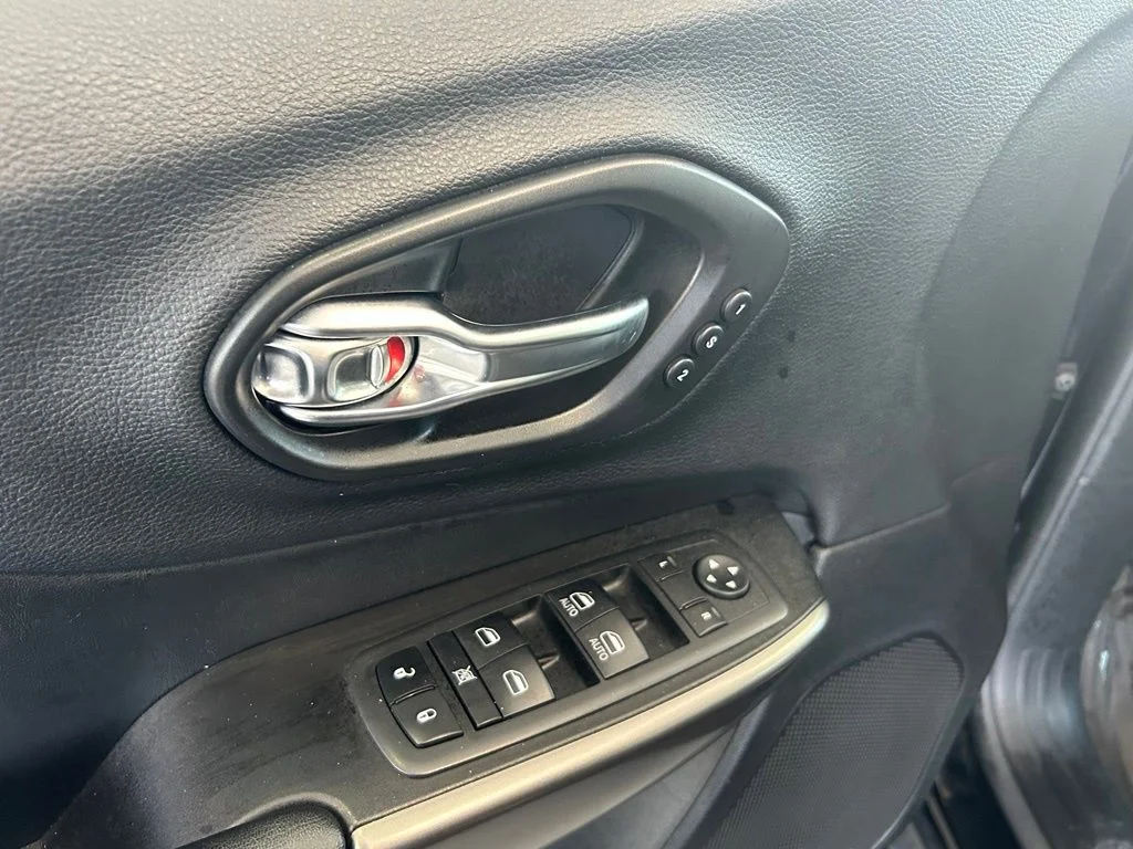 Used 2020 Black Jeep Limited image 16