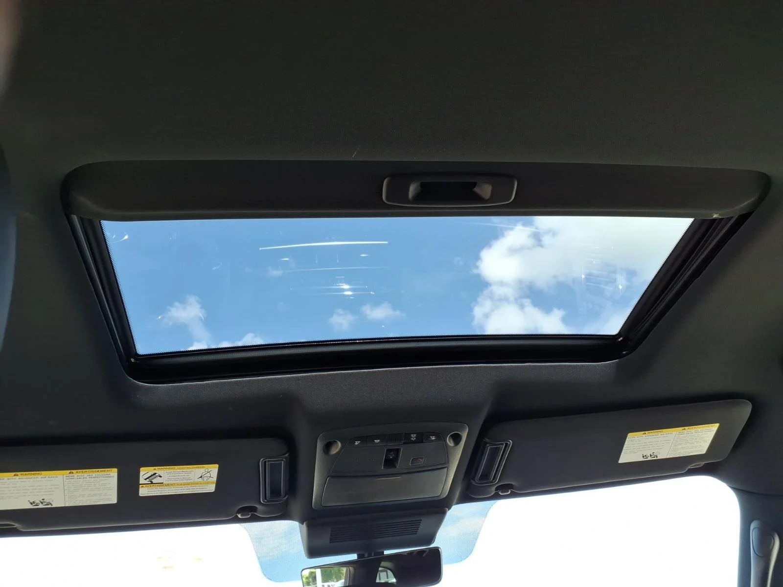 Used 2023 Anthracite Gray INFINITI Sensory image 9