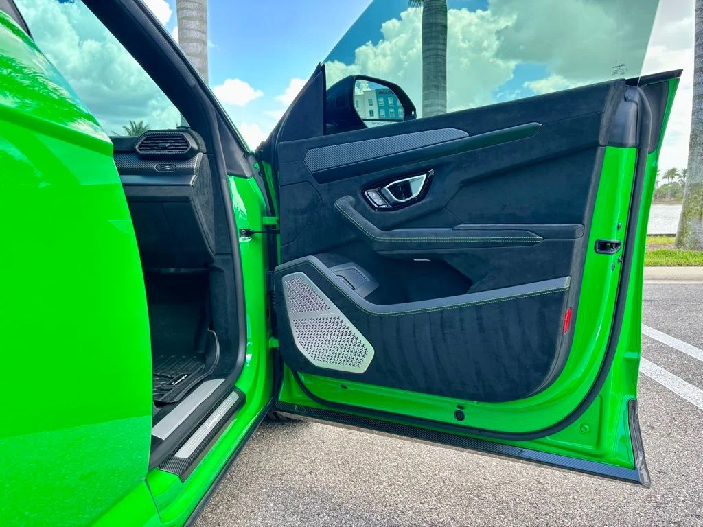 Used 2024 Green Lamborghini Performante image 24