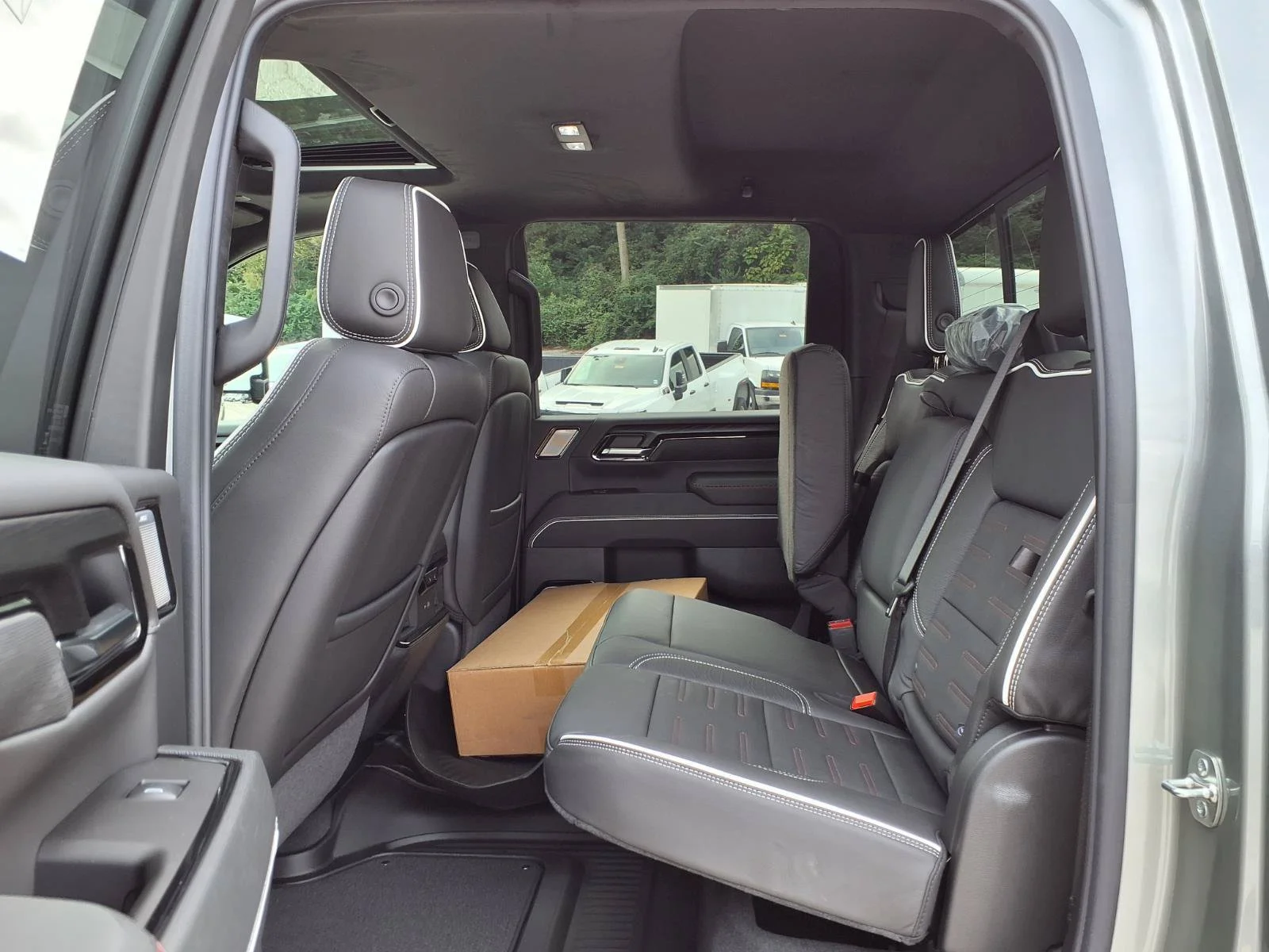 2026 GMC Sierra 2500HD AT4X - Photo 18