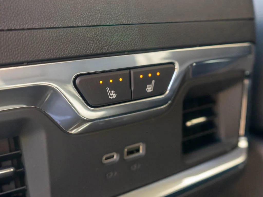 2026 GMC Sierra 3500HD Denali - Photo 15