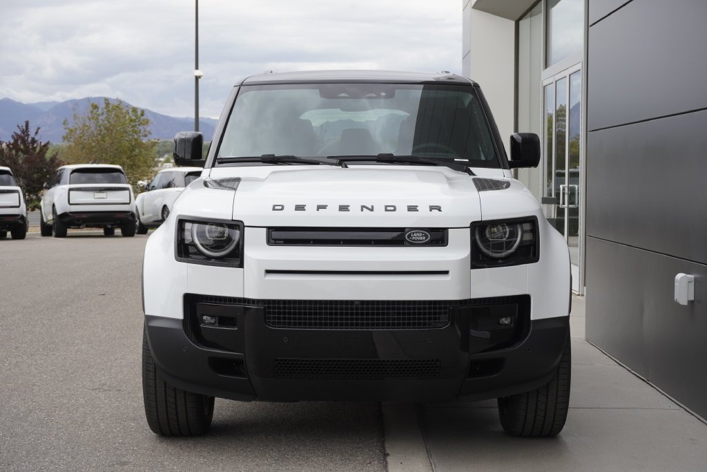 New 2026 Fuji White Land Rover S image 5