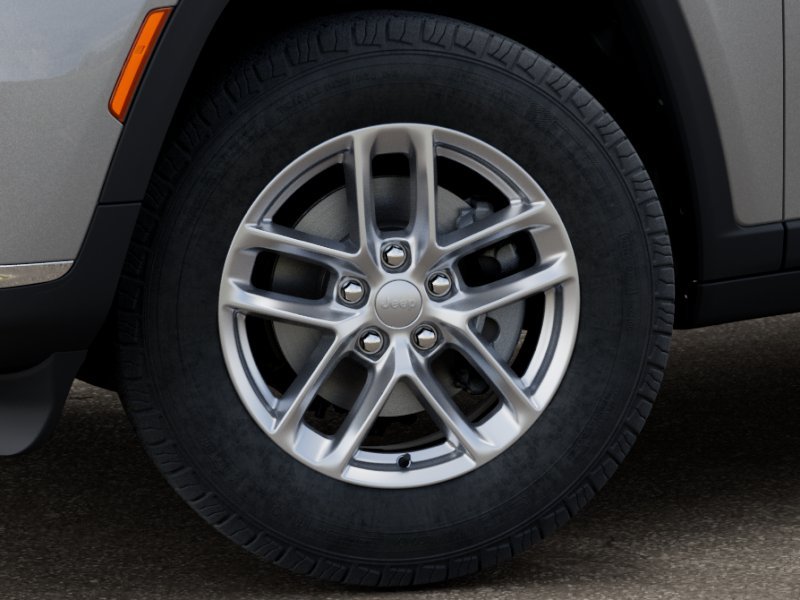 New 2026 Silver Zynith Exterior Paint Jeep Laredo image 40