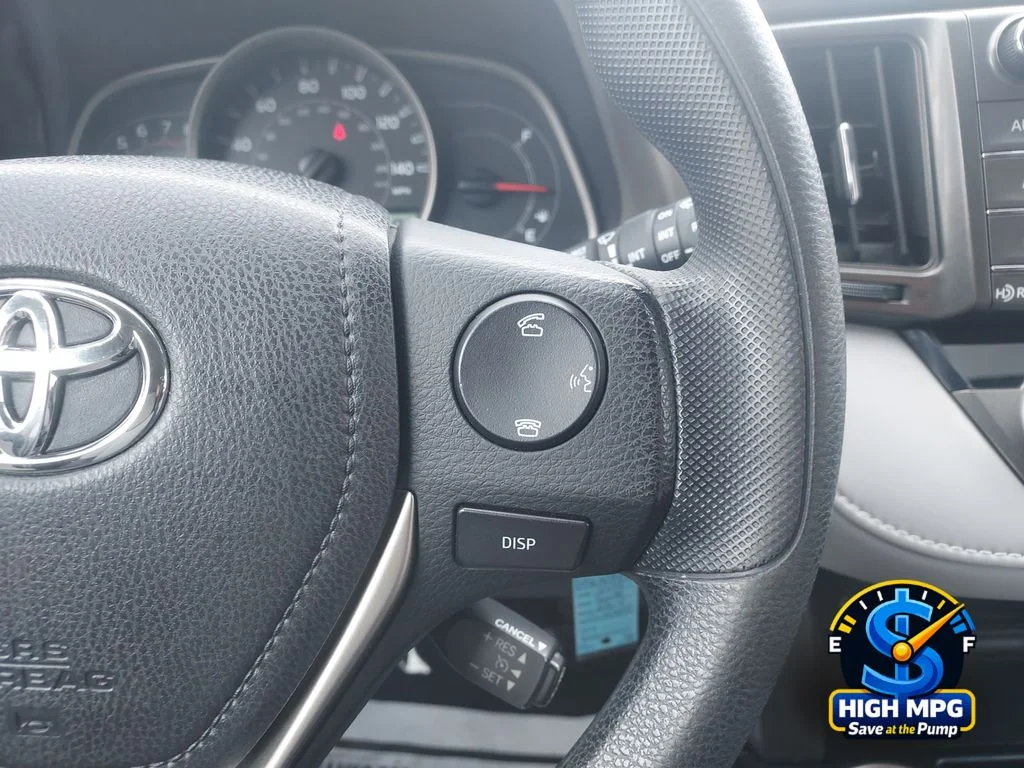 Used 2014 Red Toyota XLE image 16