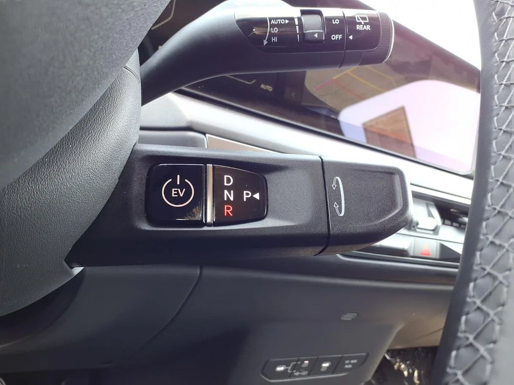 New 2026 Ebony Black Kia Wind AWD image 18