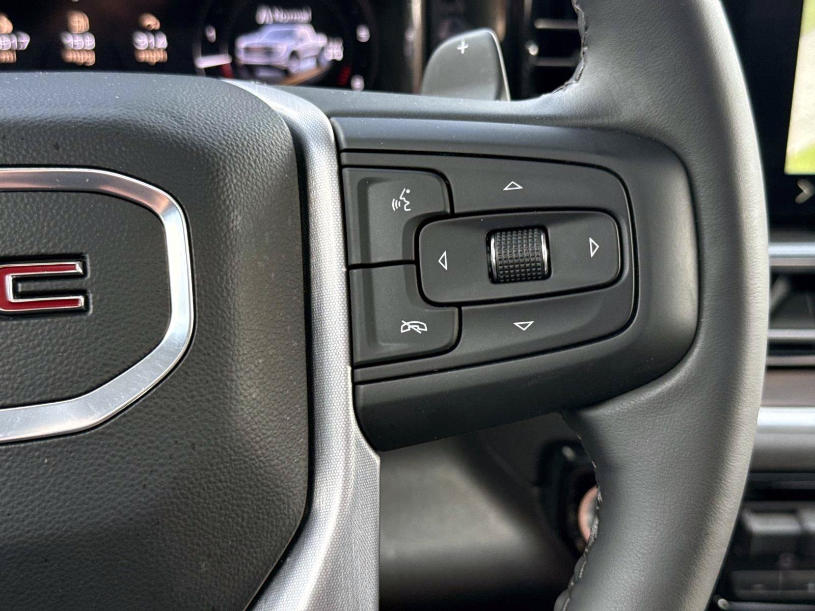Used 2025 Onyx Black GMC SLT image 33