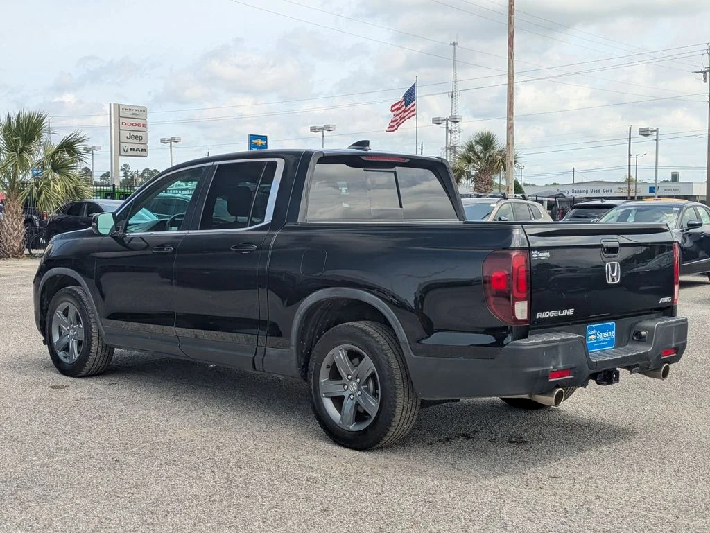 Used 2023 Black Honda RTL image 3