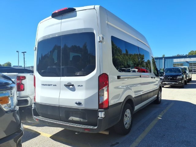 Used 2025  Ford XL image 4