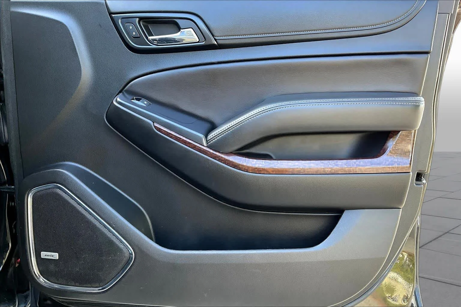 Used 2018 Onyx Black GMC SLE image 20