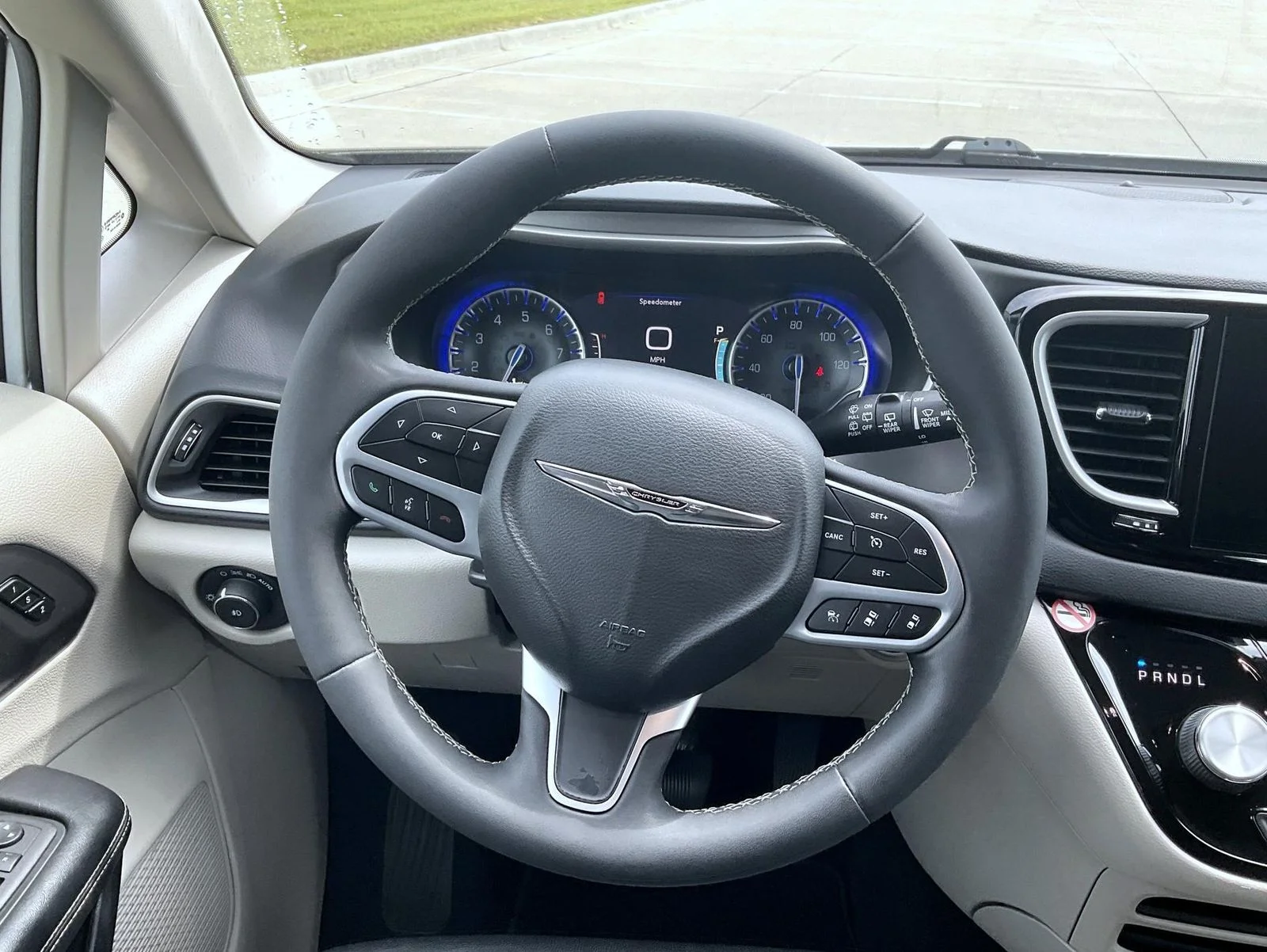 Used 2022 White Chrysler Touring L image 11
