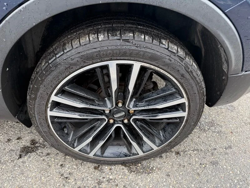 Used 2017 Black Lincoln Reserve image 17