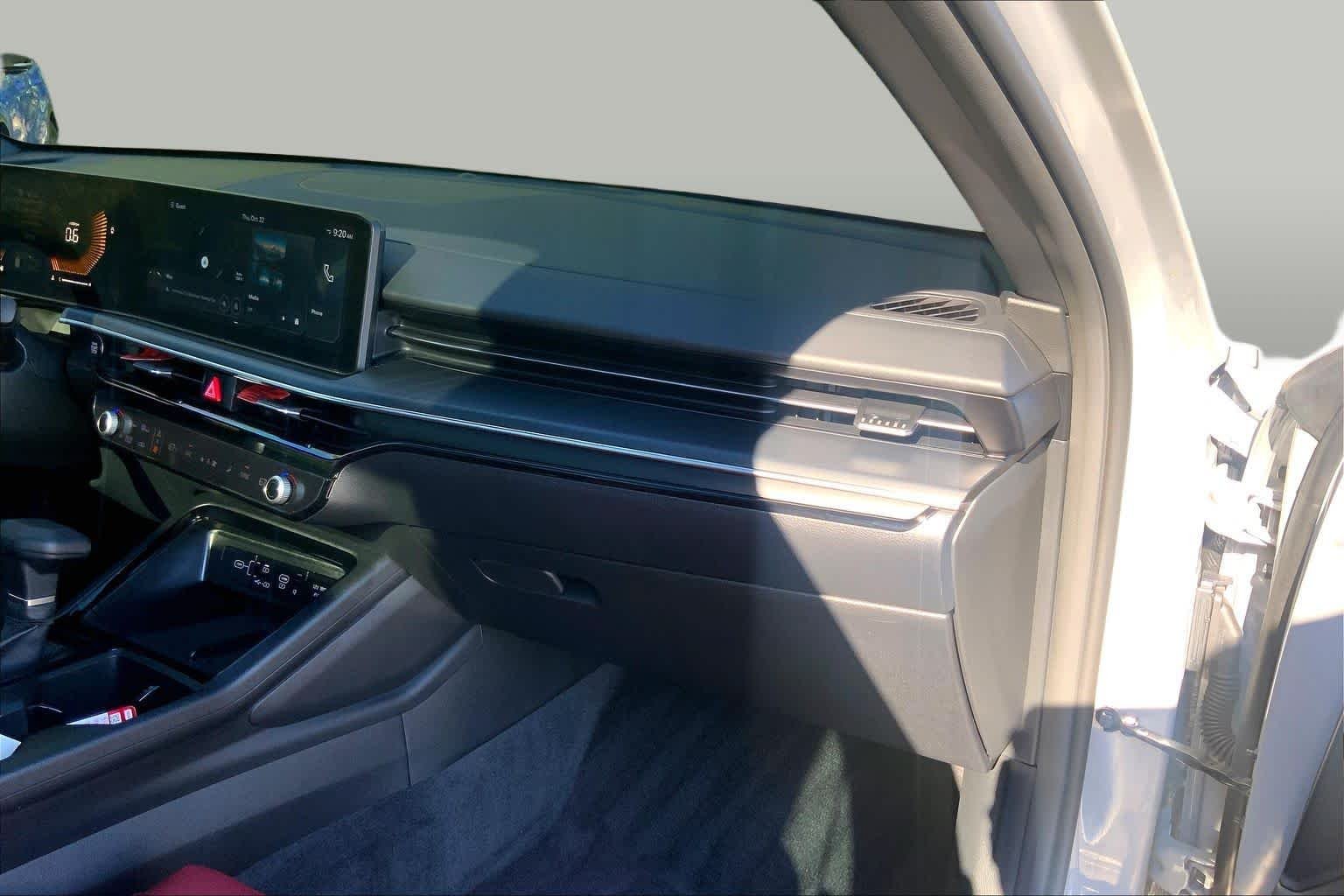 Certified Used 2025 Wolf Gray Kia GT-Line image 18
