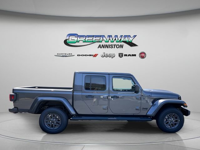 New 2026 Granite Crystal Metallic Clearcoat Jeep Sport S image 8