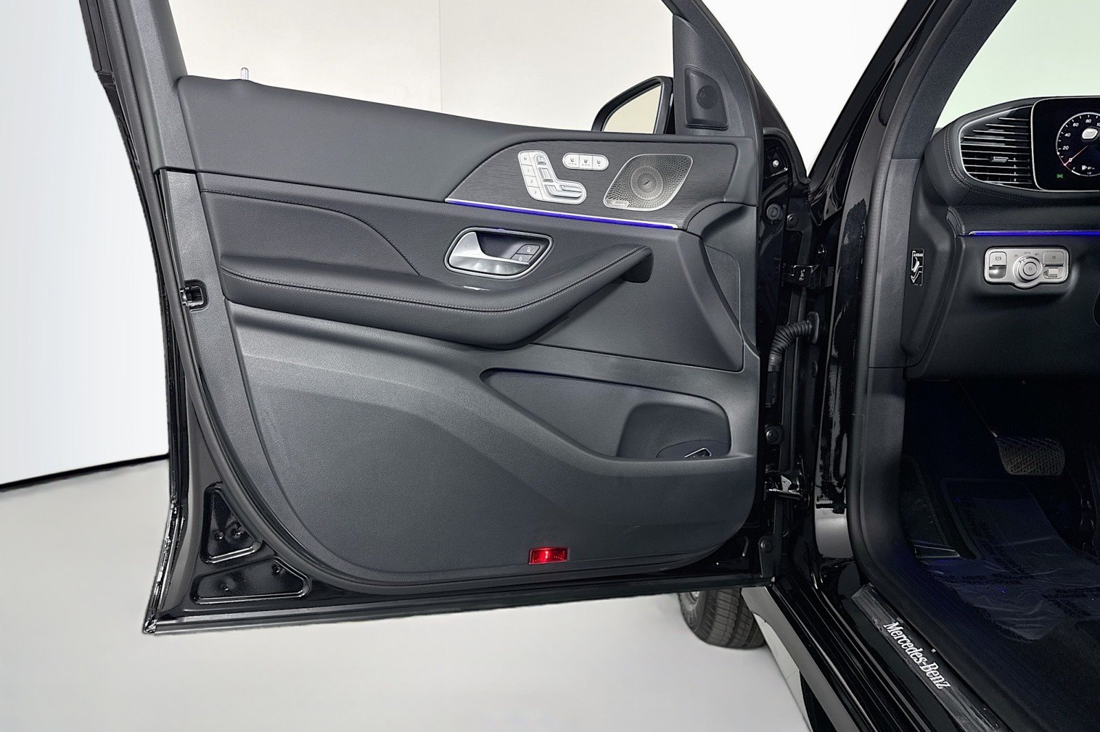 New 2026 Obsidian Black Metallic Mercedes-Benz GLE 350 4MATIC® SUV image 20
