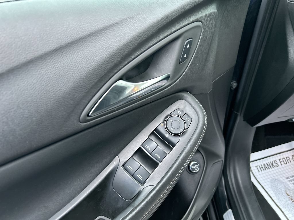 Used 2023 Ebony Twilight Metallic Buick Select image 27