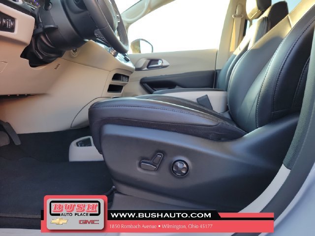 2024 Chrysler Pacifica Touring L - Photo 16