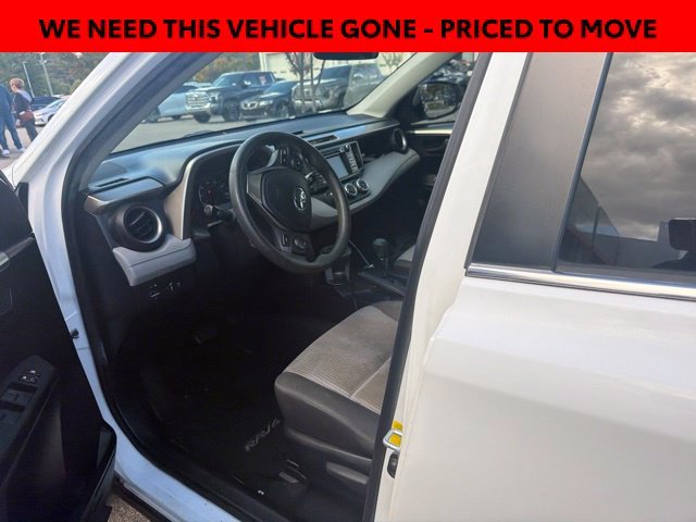 Used 2015 White Toyota LE image 13