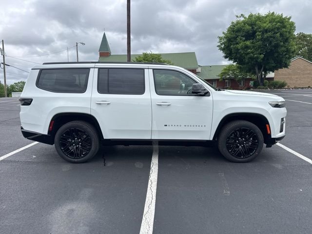 New 2026 Bright White Clear-Coat Exterior Paint Jeep Limited Reserve image 8