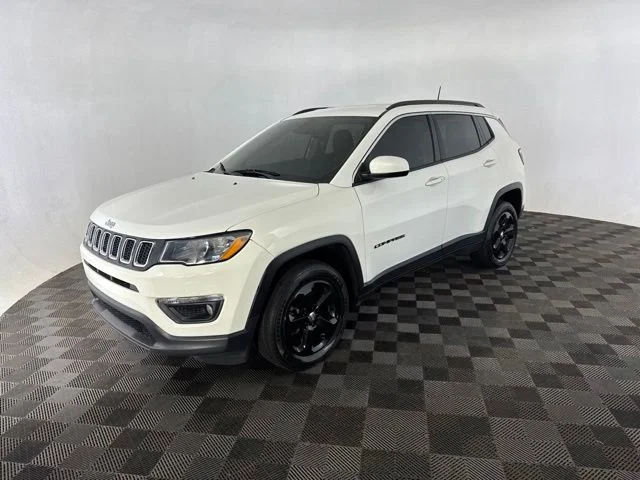 Used 2020 White Jeep Latitude image 3