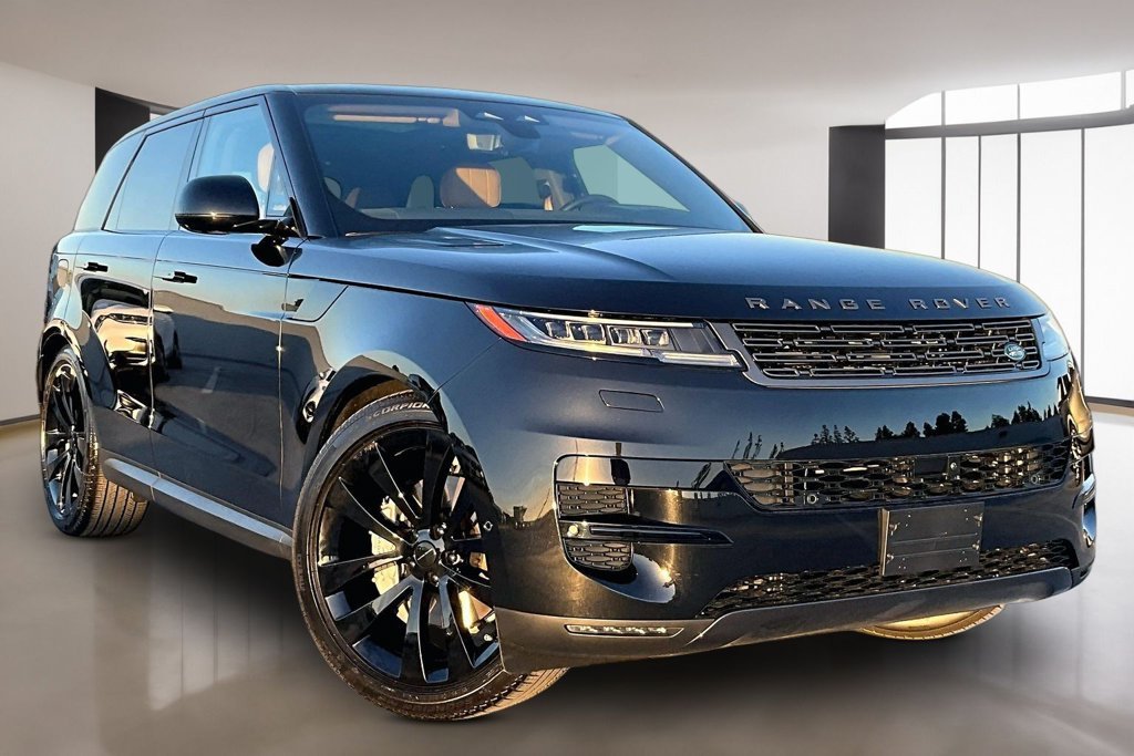 Used 2026 Santorini Black Metallic Land Rover SE image 3