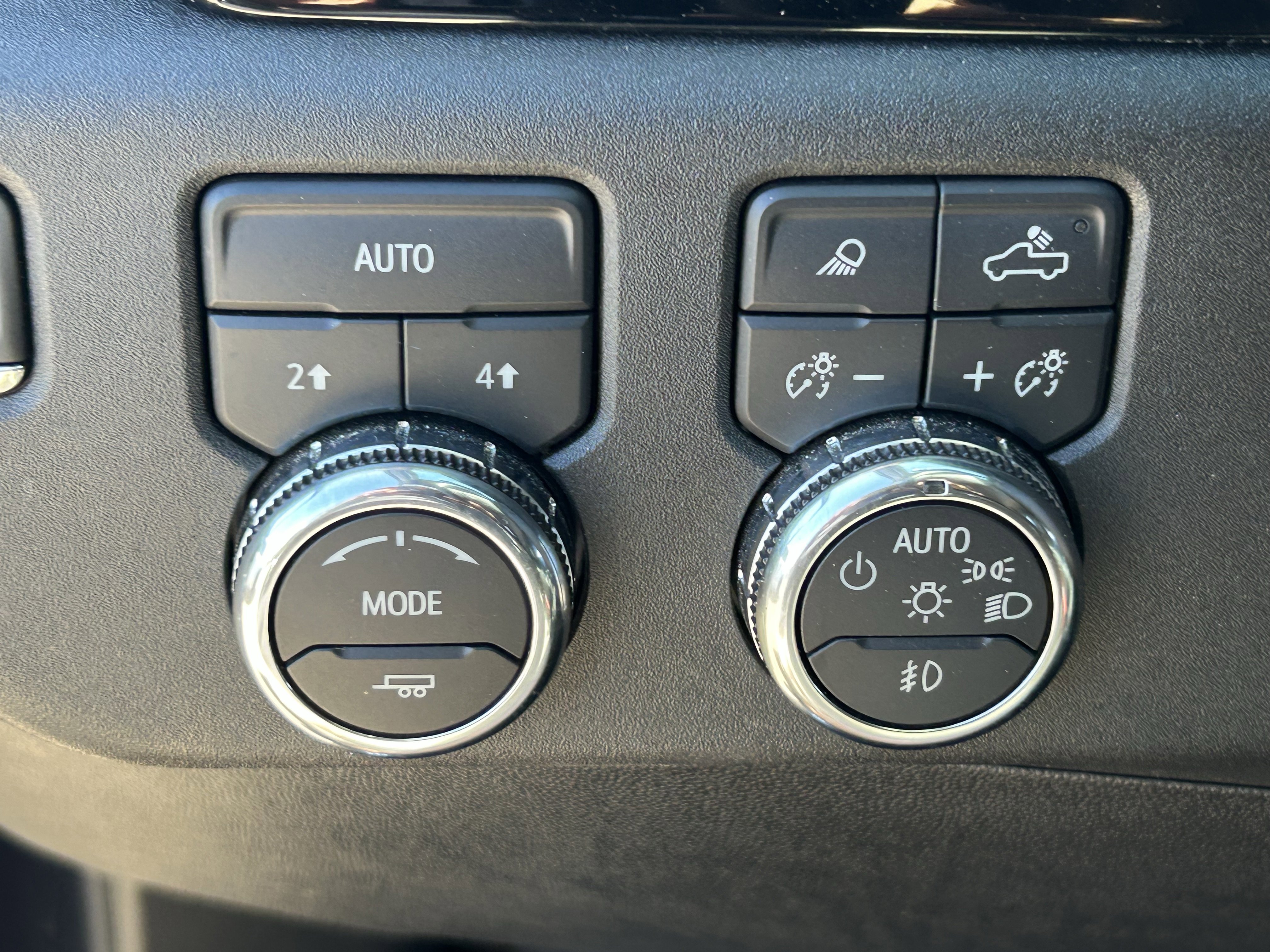 2025 GMC Sierra 1500 SLT - Photo 15