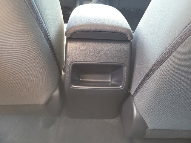 Used 2022 White Toyota LE image 17