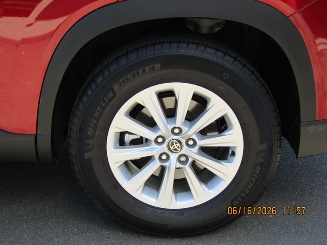 Used 2024 Pearl Toyota XLE image 8