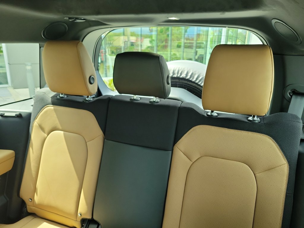 New 2026 Santorini Black Land Rover V8 image 14