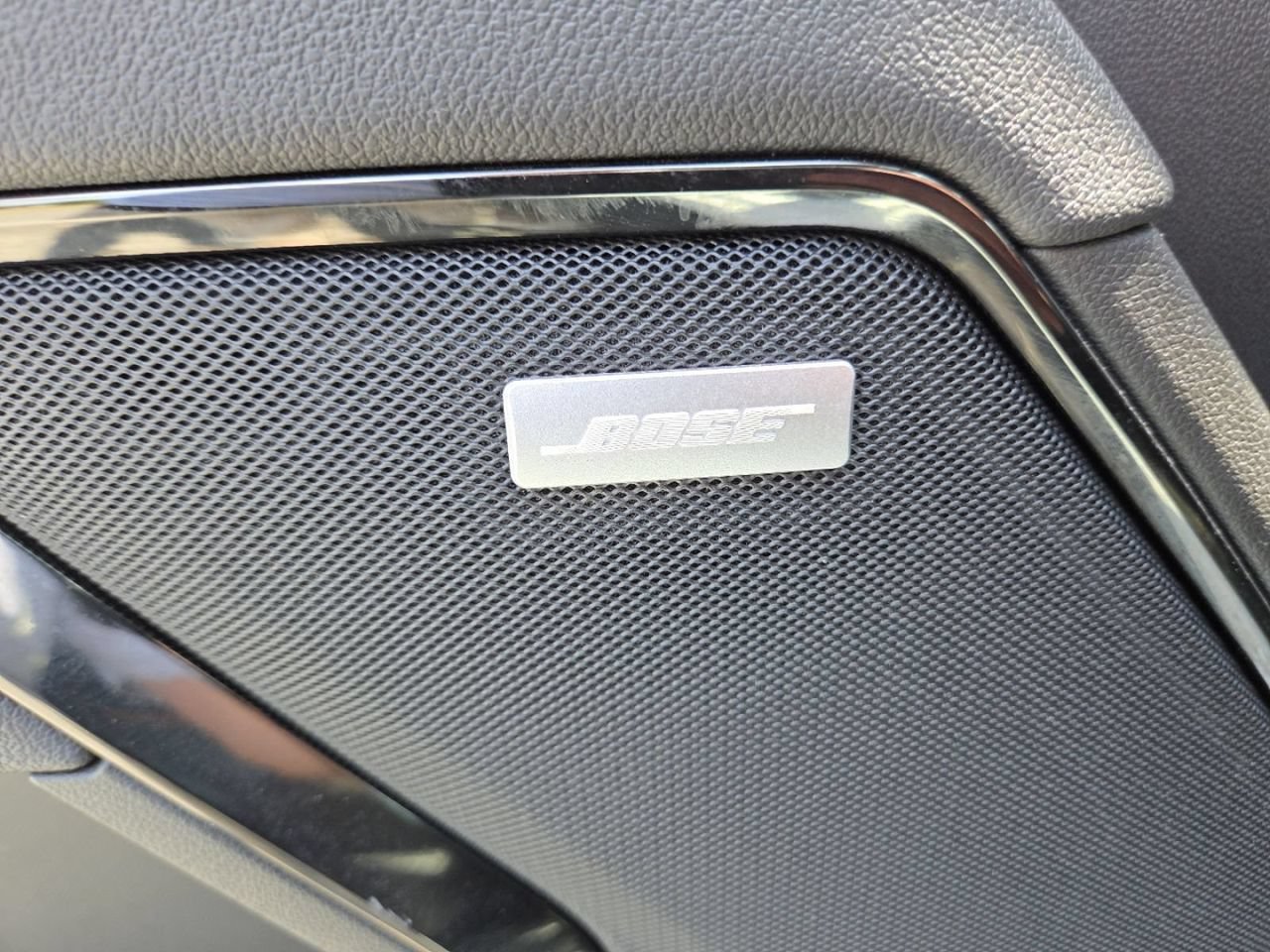 Used 2025 Summit White GMC AT4 image 13