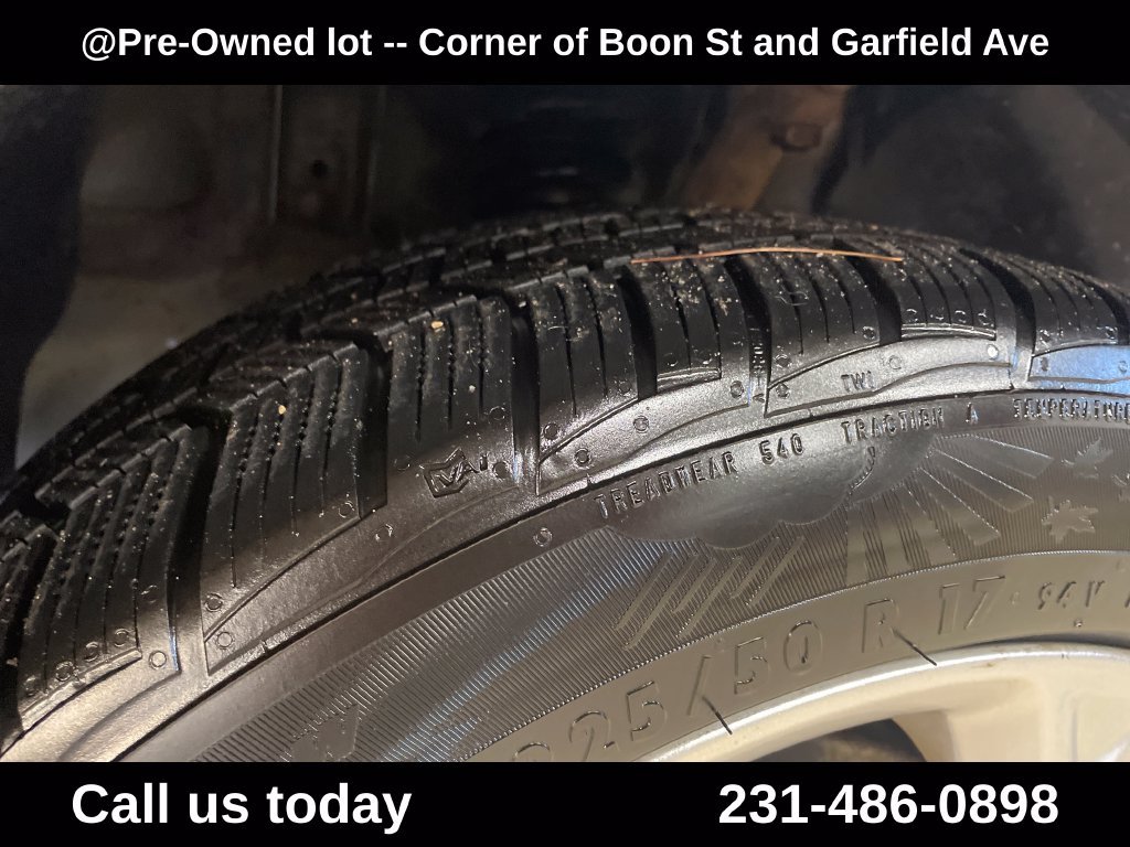 Used 2012 Gray Ford SE image 11