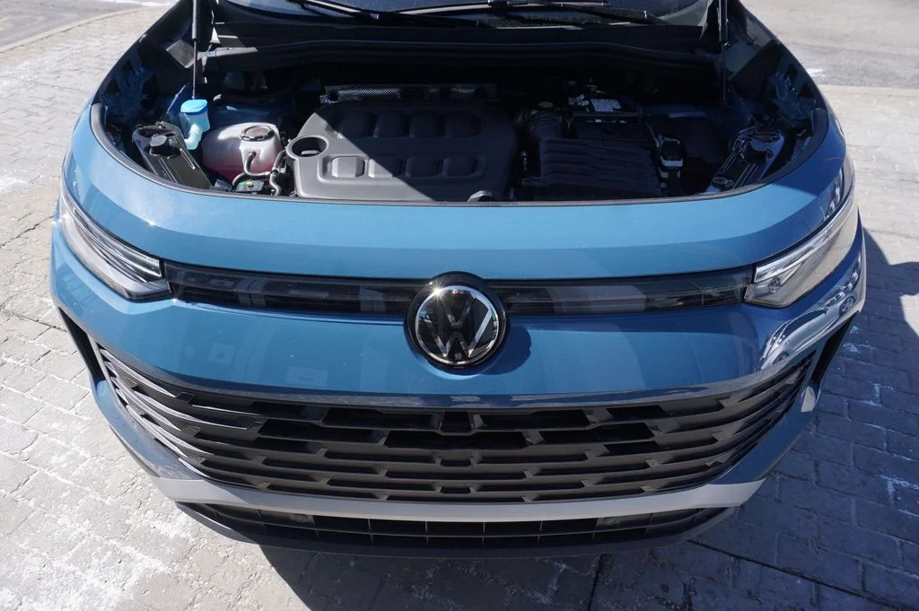 New 2026 Blue Volkswagen SE image 26