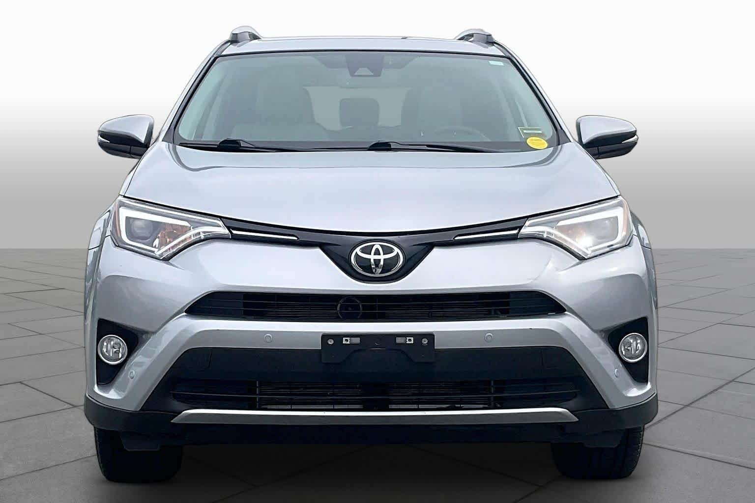 Used 2016 Silver Sky Metallic Toyota Limited image 5